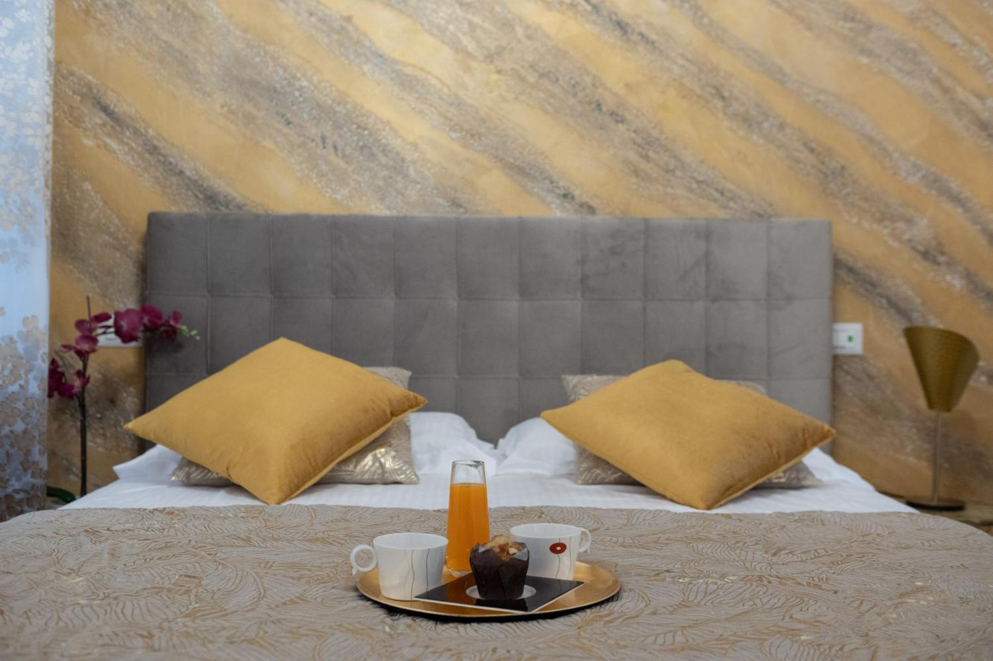 Pantheon Charming Accommodation Rome Exterior photo